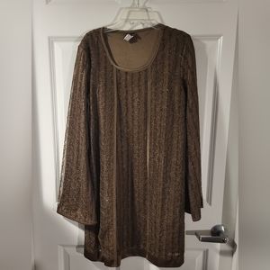 Lady Noiz long sleeve blouse with the look of two size medium